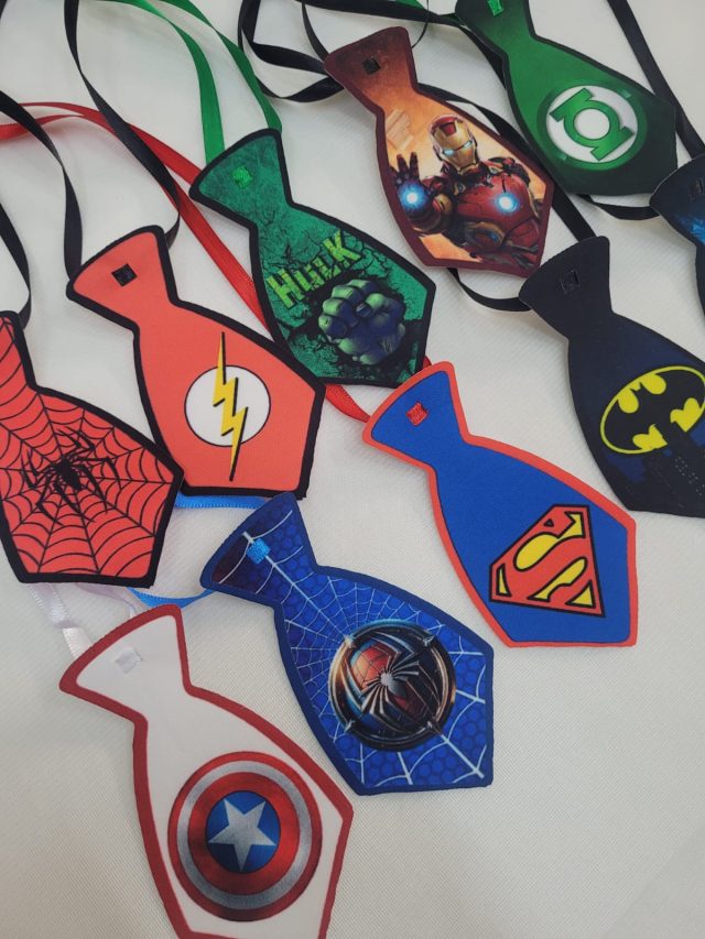 G2668 SOCIAL SUPER HEROIS - 20 UN