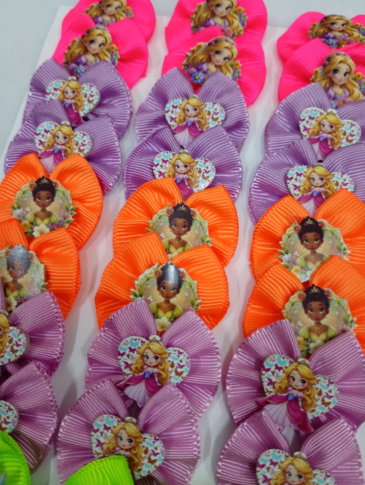 L11674 LAÇO GORG C/PRINCESAS - 30 UN - Imagem 5